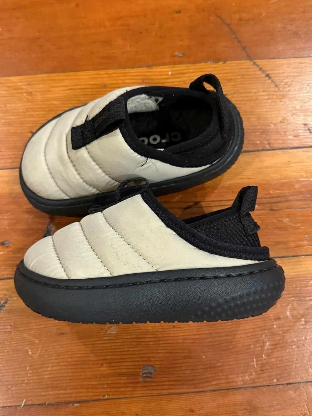 Crocs Classic Puff Moc preschool size 6C